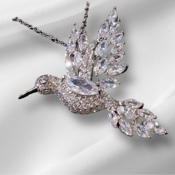 Elegant Silver Bird Necklace - Picture 1 of 7